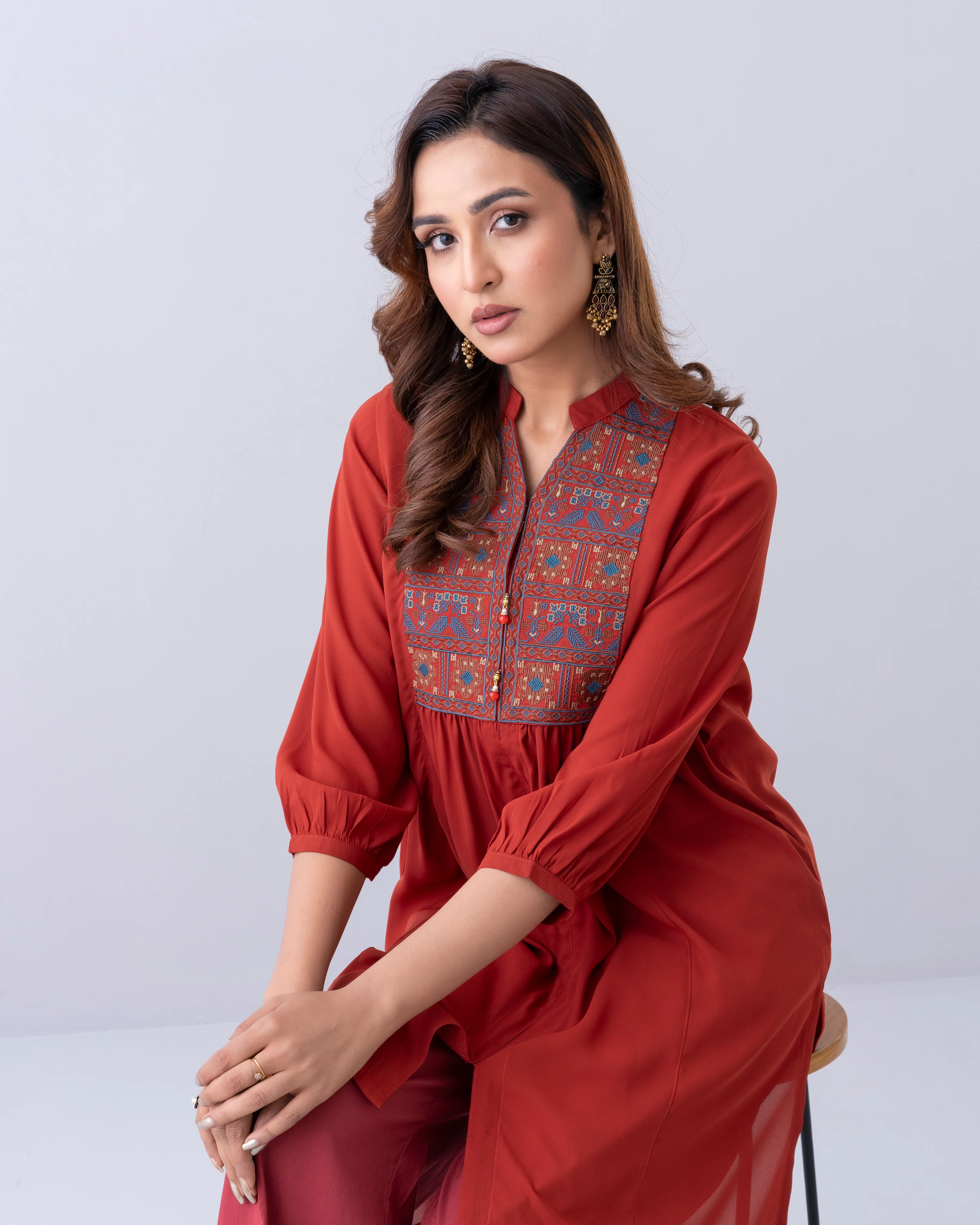 Relaxed Fit Embroidered Ethnic Kurti - Image 8