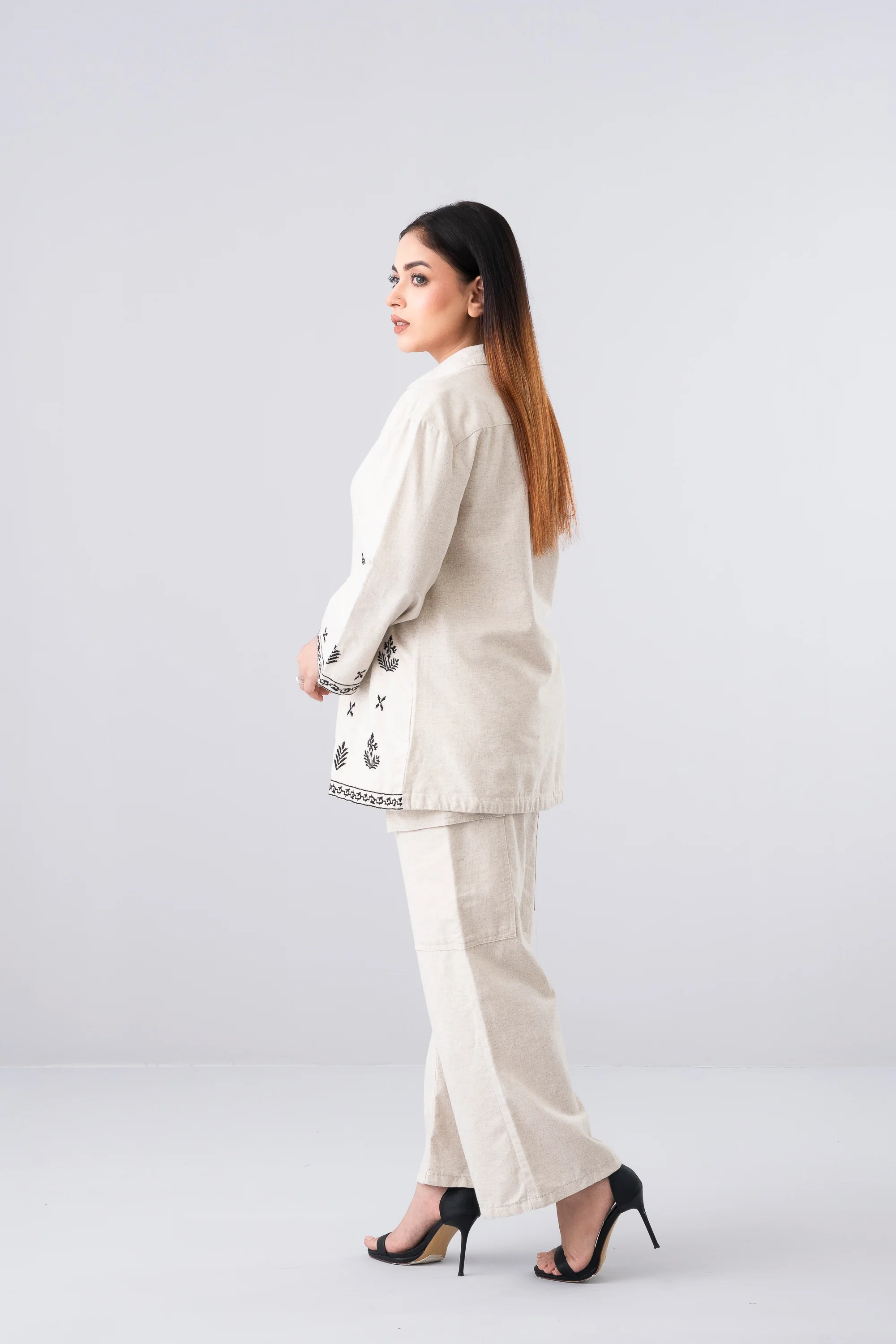 Wide-Leg Fashion Trouser - Image 3