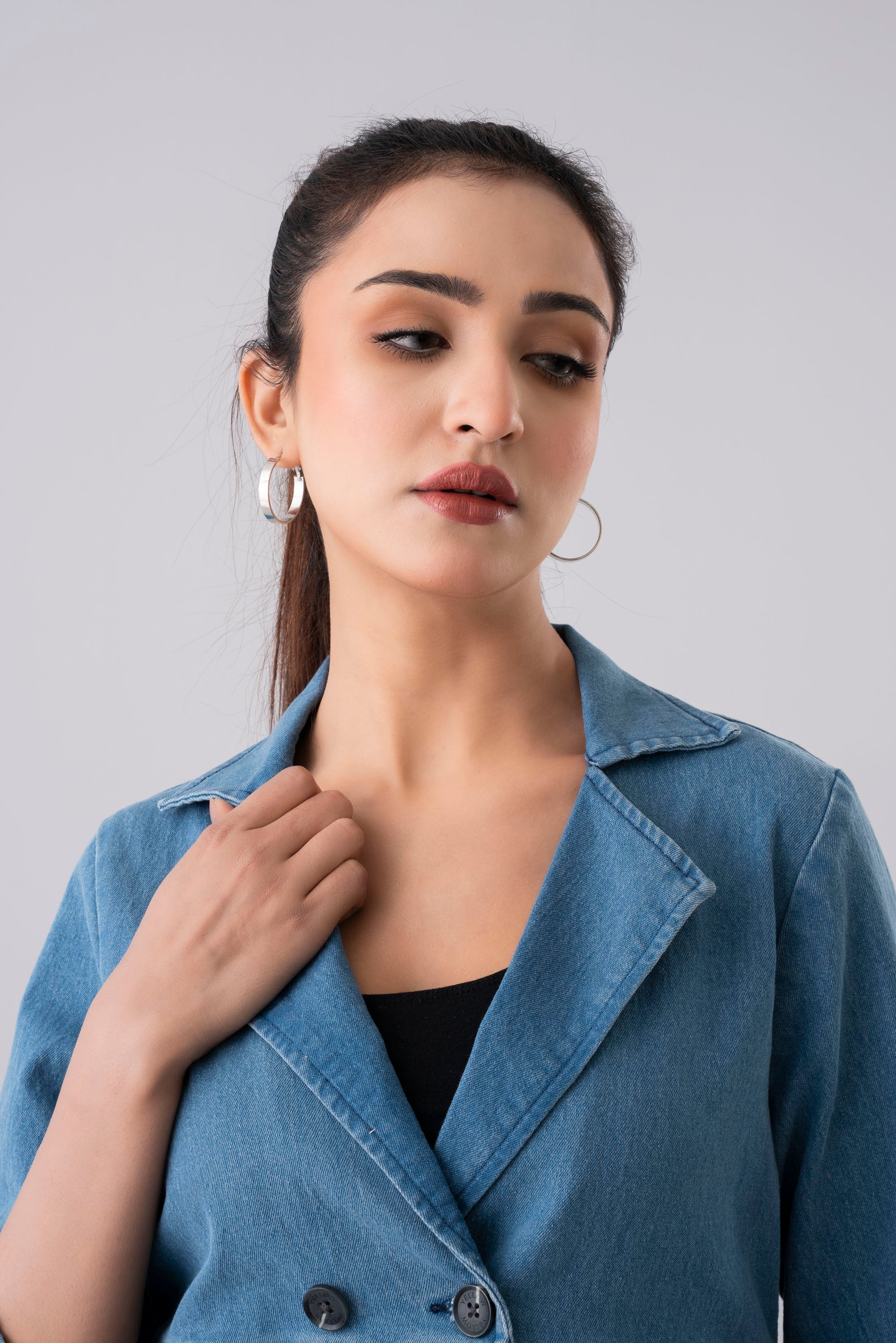 Double-Breasted Mid-Washed Denim Jacket - Image 5