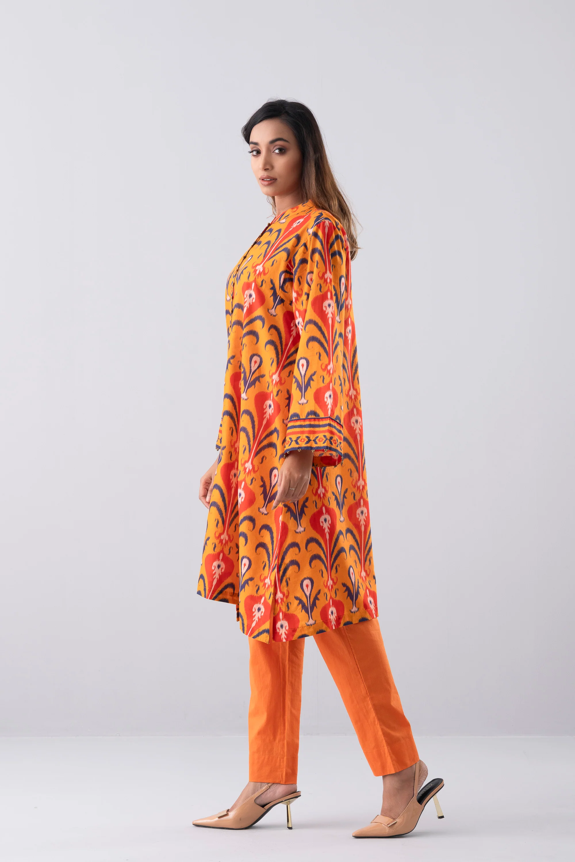 Relaxed Fit Printed Lawn Kurta - Image 2