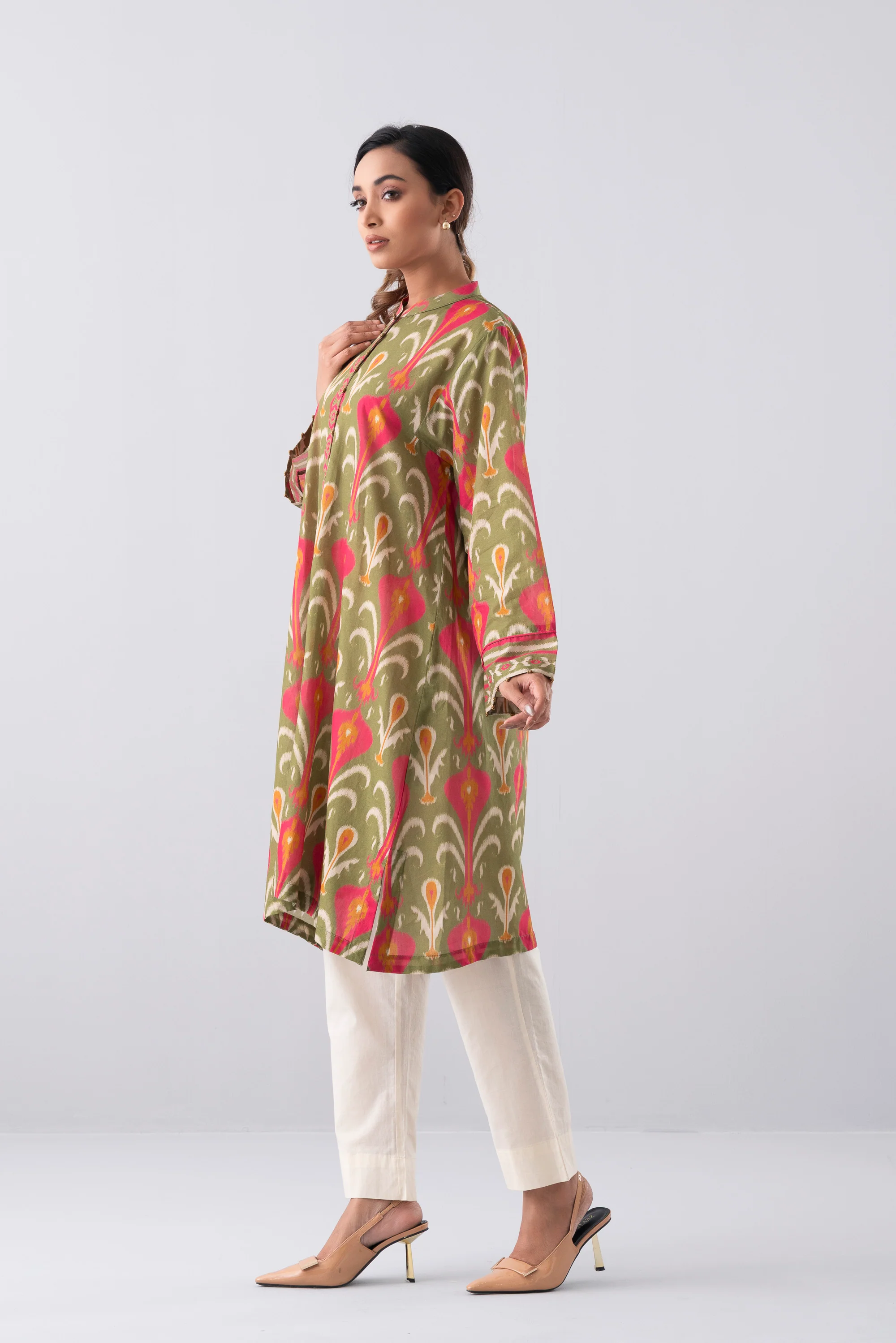 Relaxed Fit Printed Lawn Kurta - Image 8