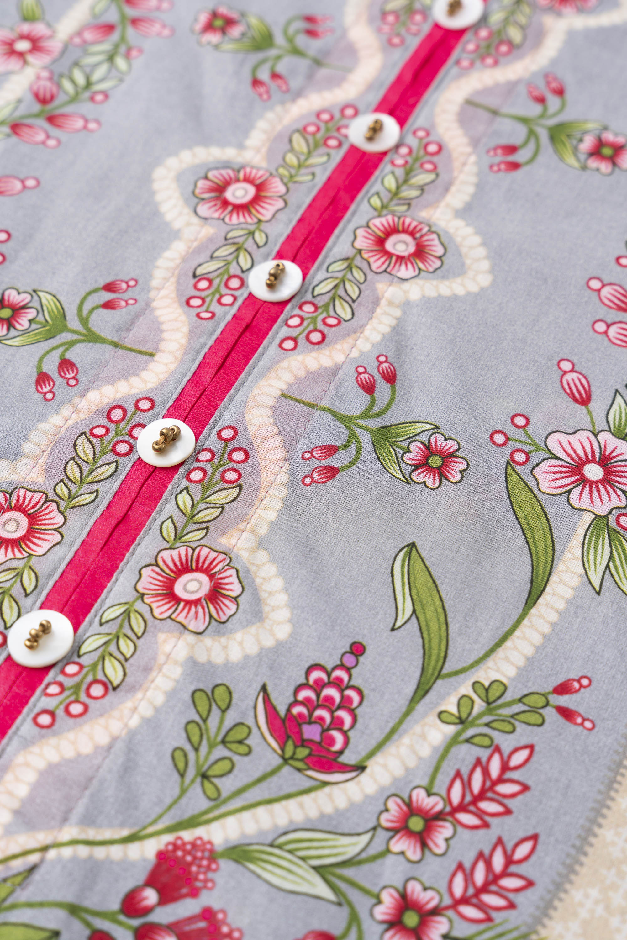 Relaxed Fit Printed Lawn Kurta - Image 12