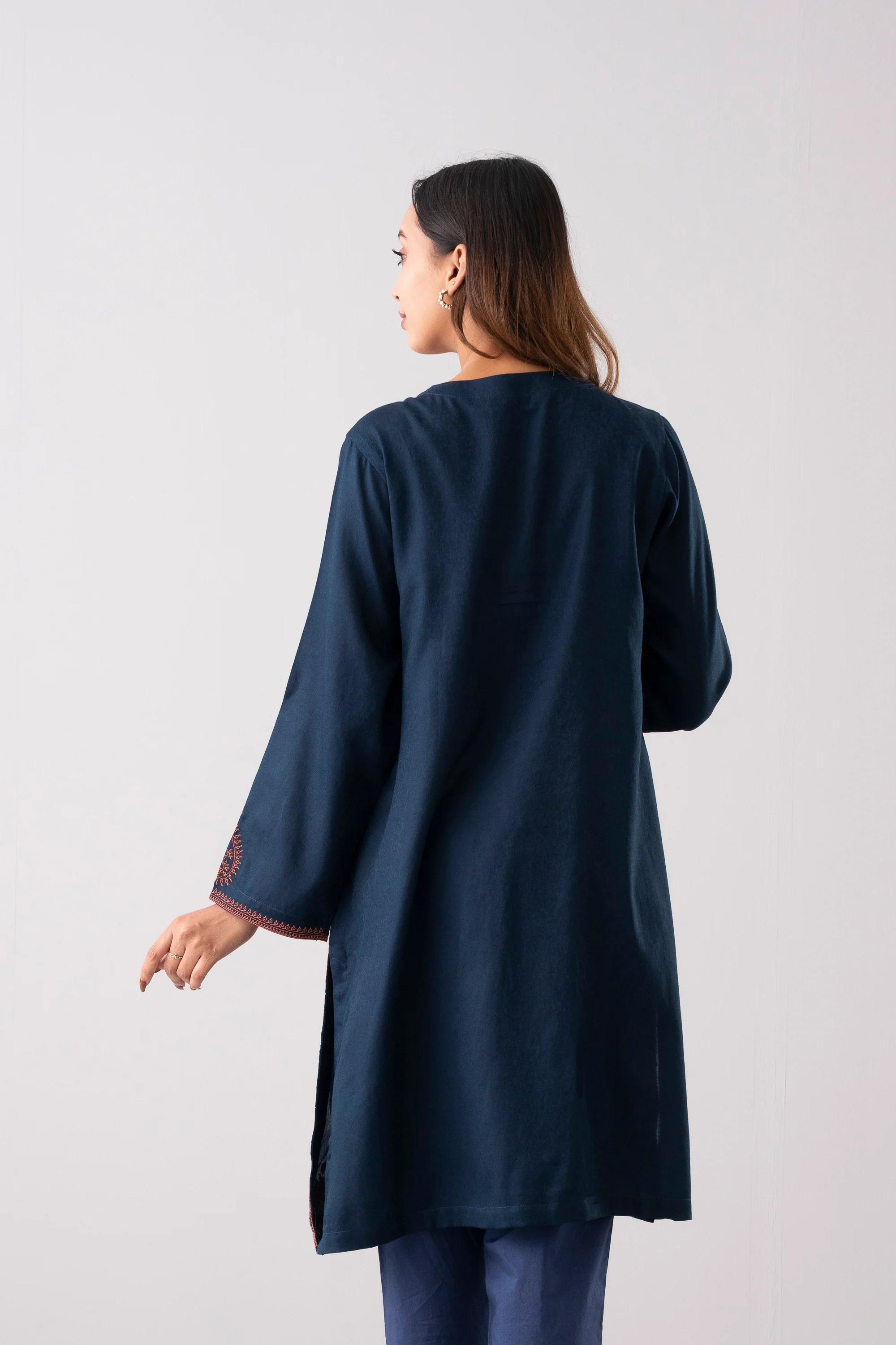 Relaxed Fit Embroidered Jacquard Cotton Lawn Kurta - Image 4