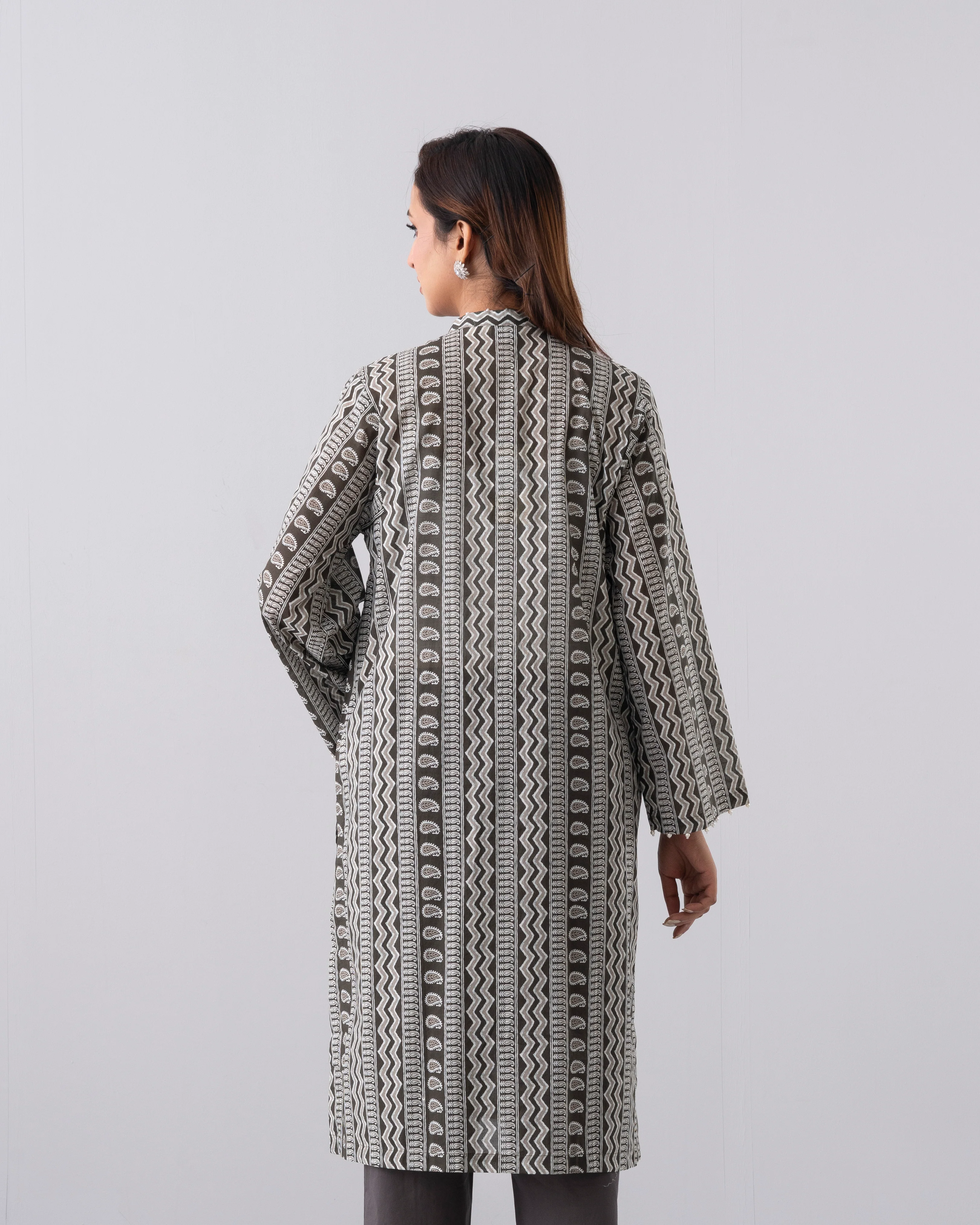Relaxed Fit Printed Lawn Kurta - Image 11