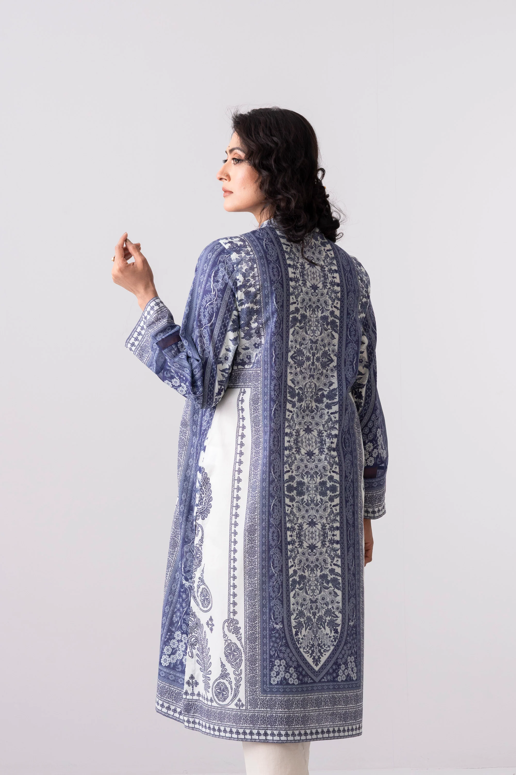 Smart Fit Embroidered Lawn Kurta - Image 4