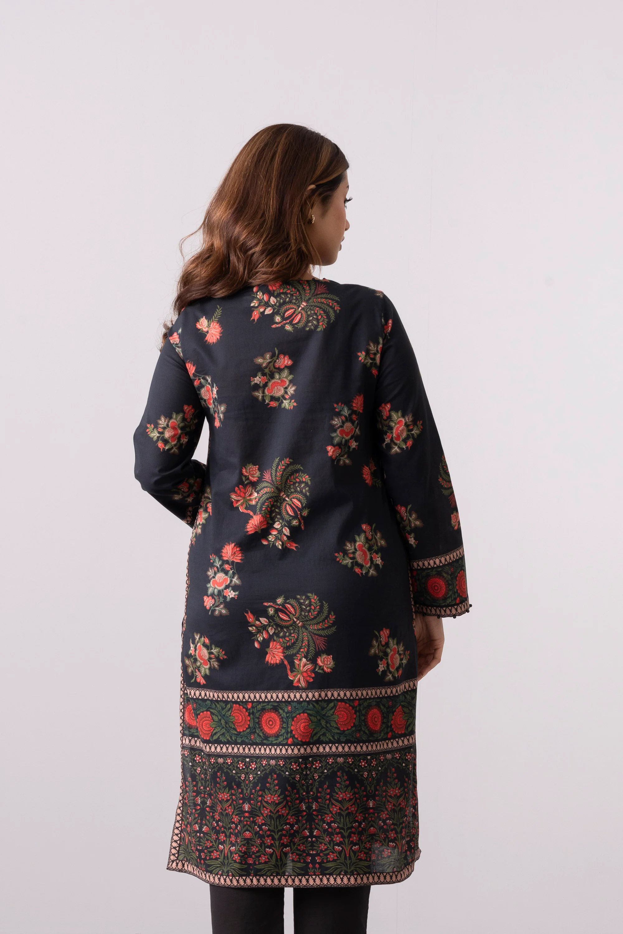 Smart Fit Printed Lawn Kurta - Image 10