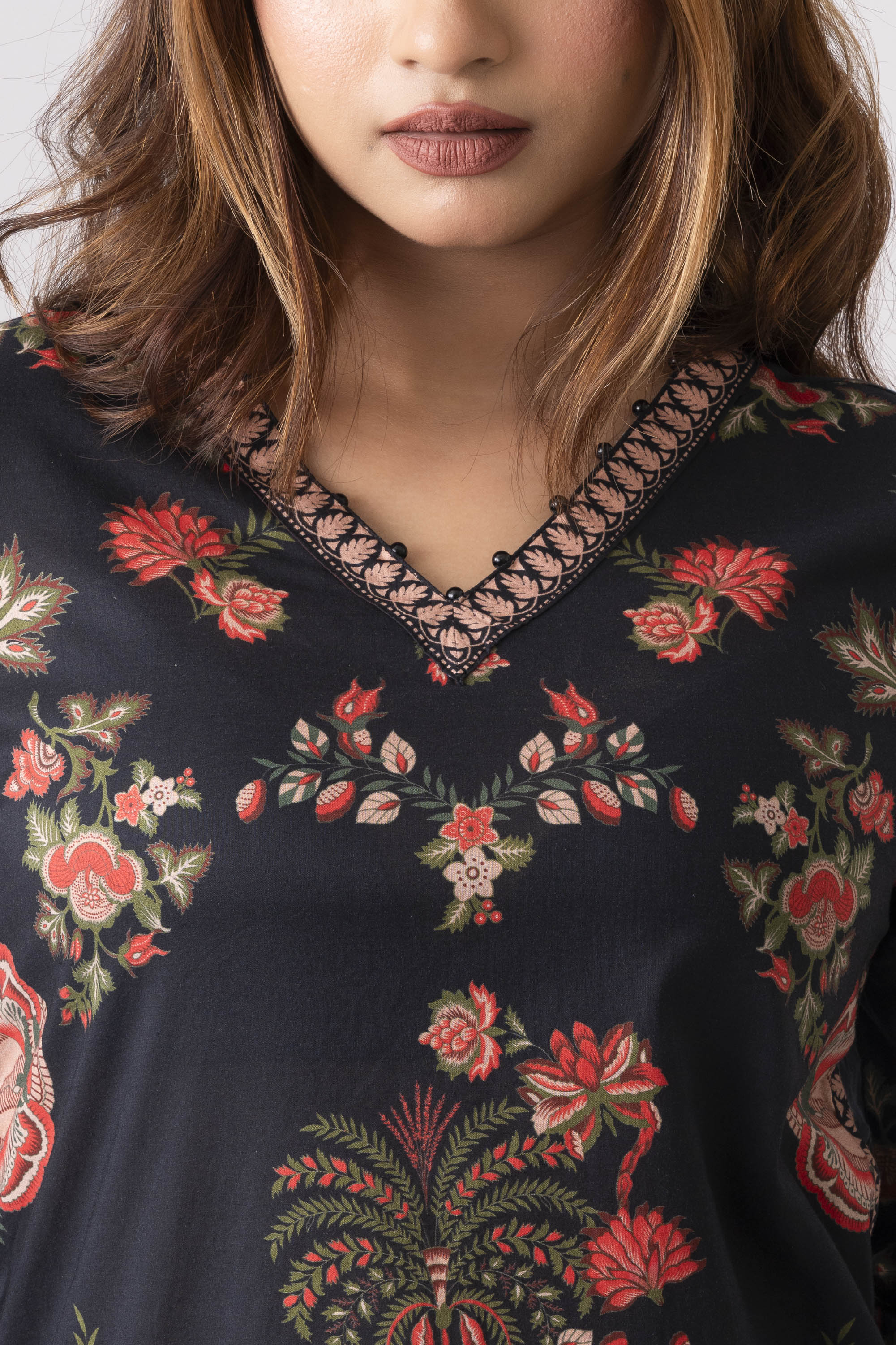 Smart Fit Printed Lawn Kurta - Image 11