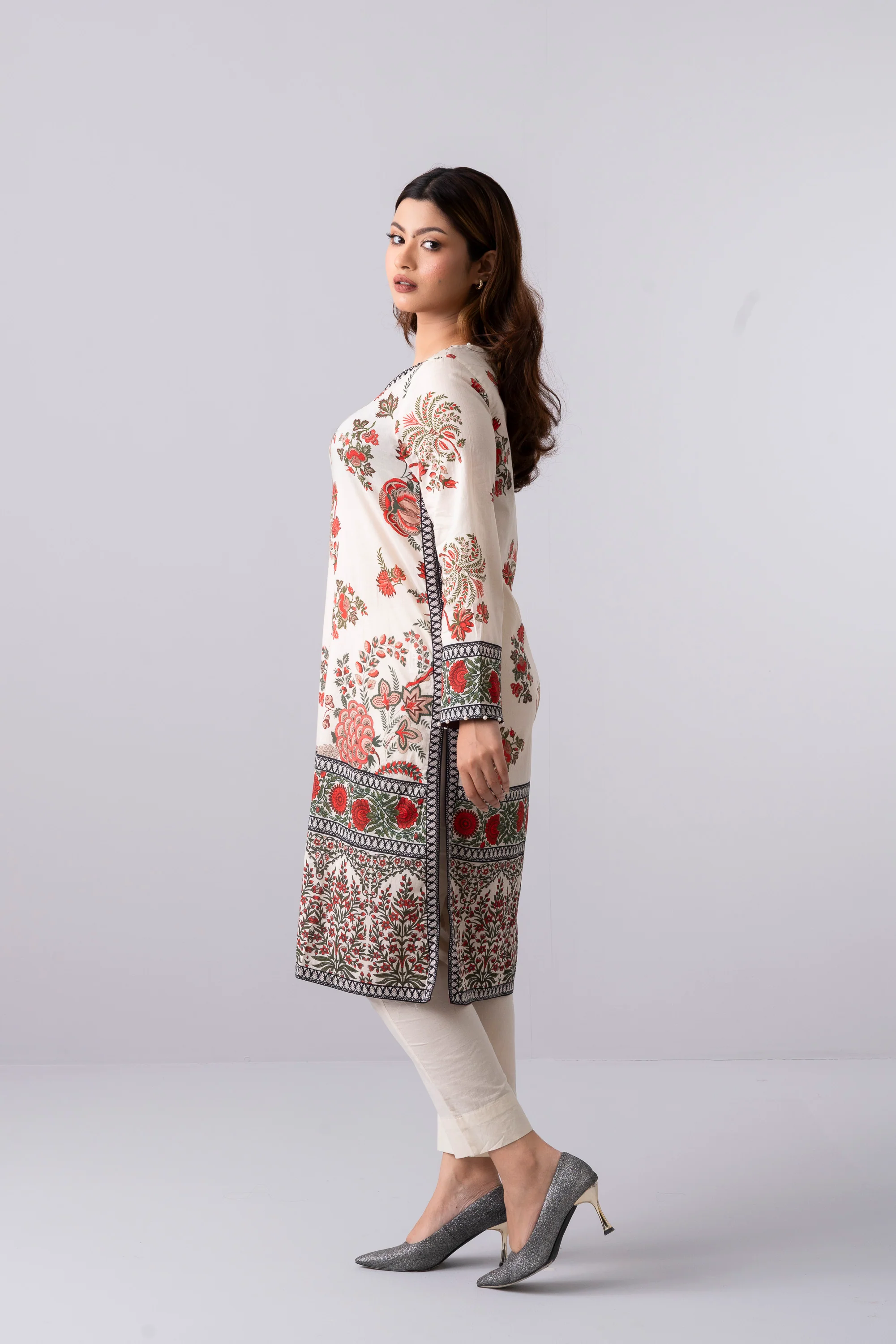 Smart Fit Printed Lawn Kurta - Image 3