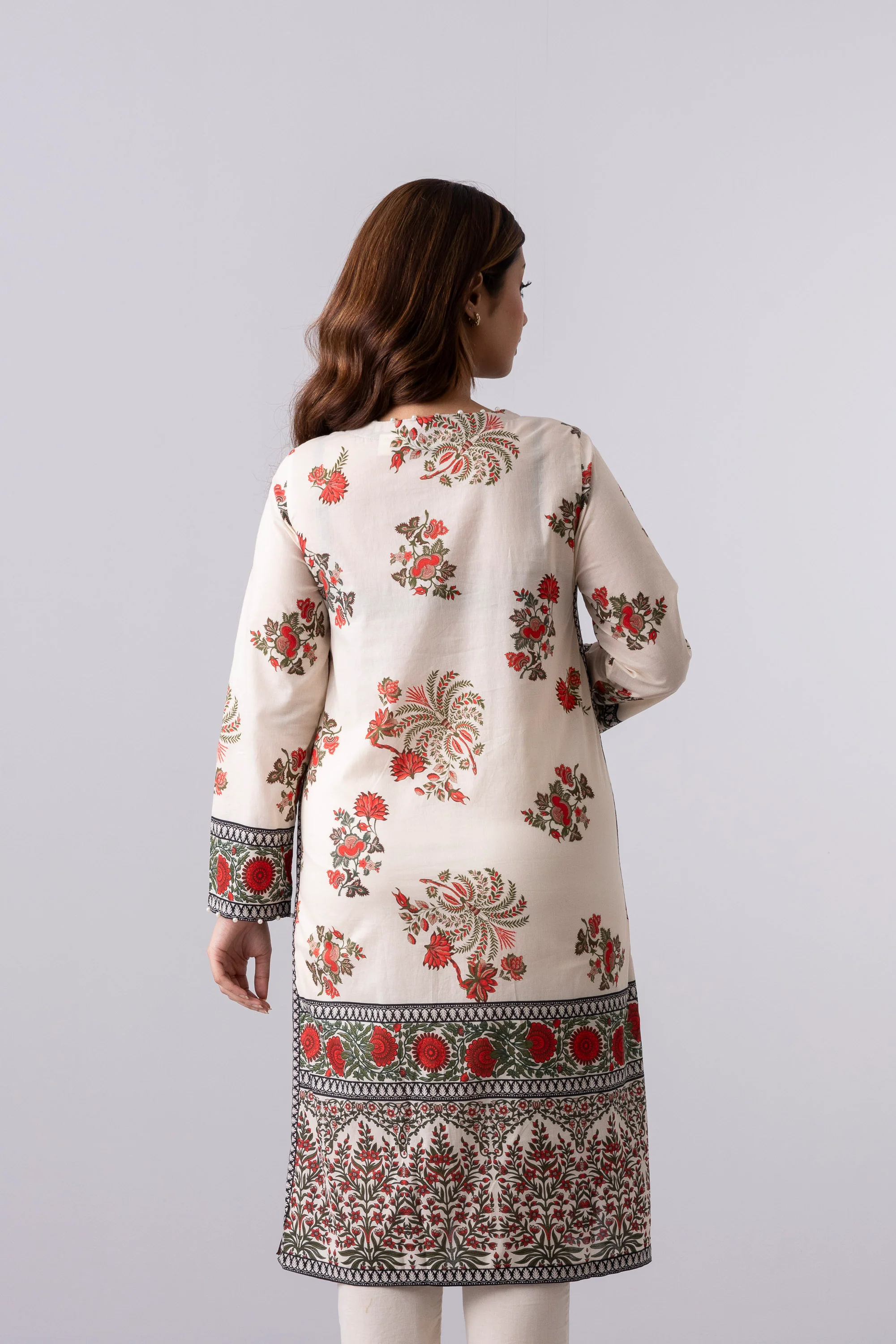 Smart Fit Printed Lawn Kurta - Image 4