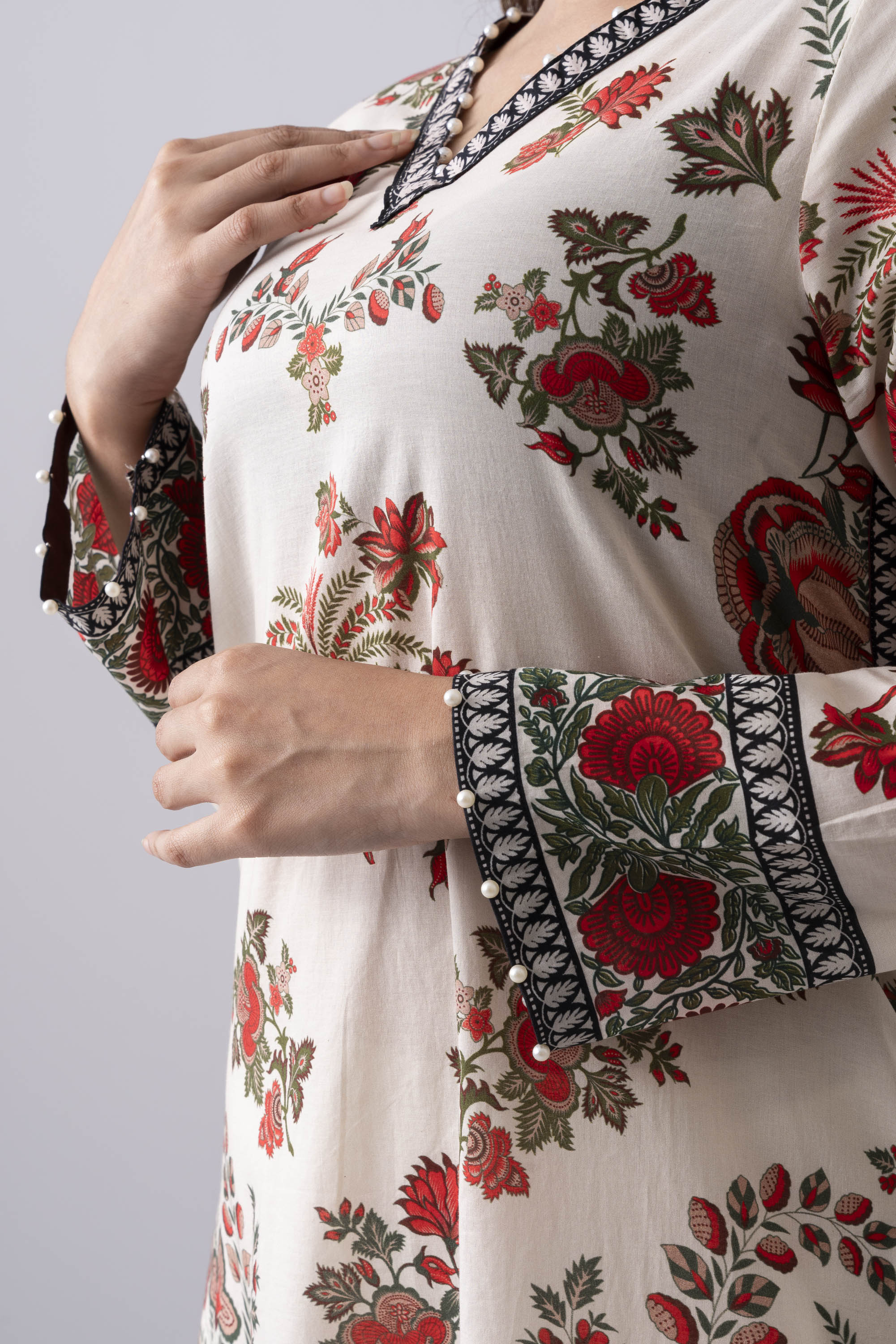 Smart Fit Printed Lawn Kurta - Image 5
