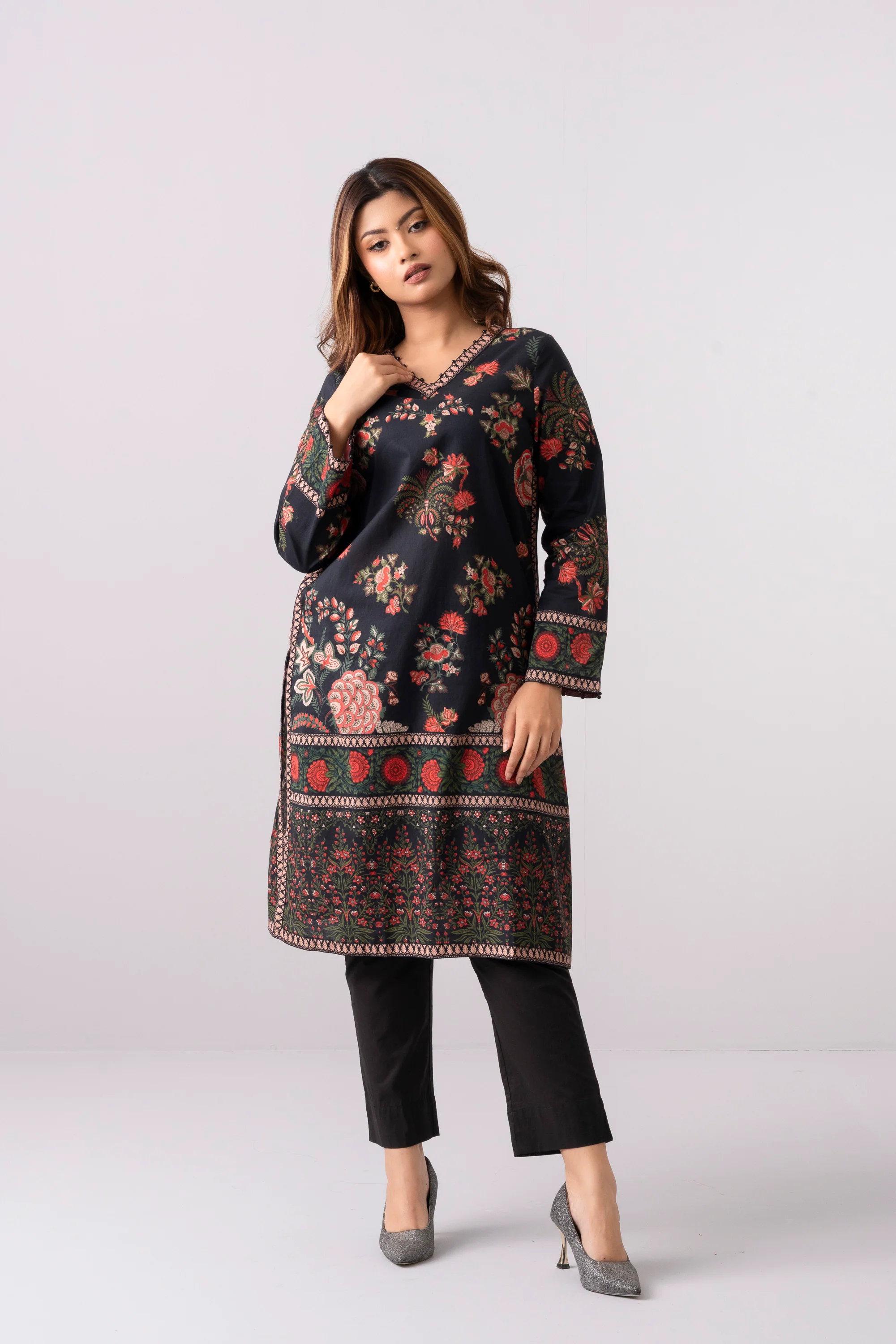 Smart Fit Printed Lawn Kurta - Image 7