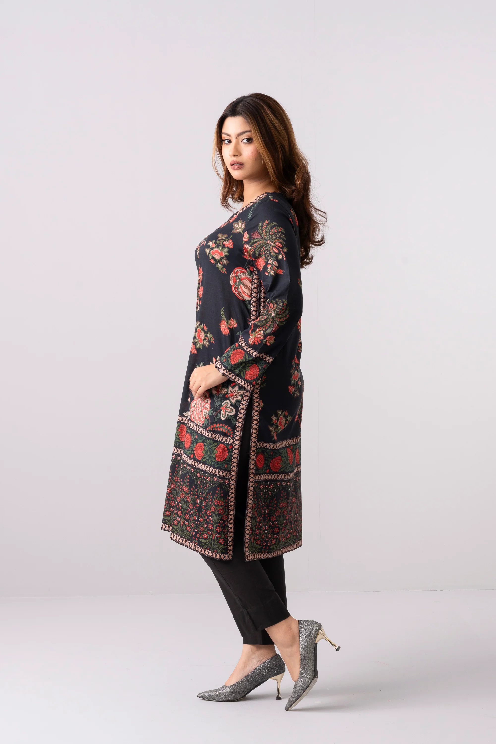 Smart Fit Printed Lawn Kurta - Image 9