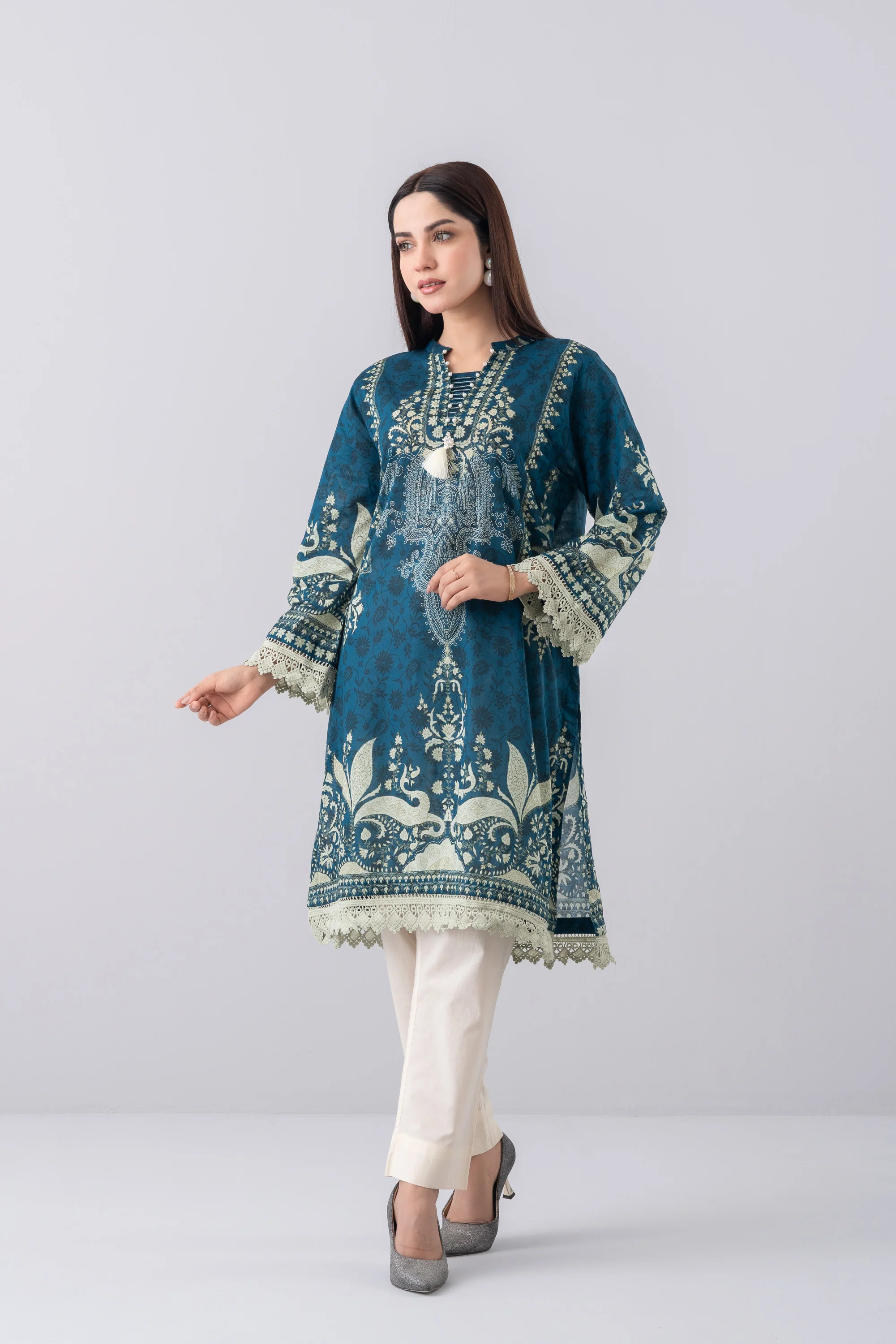 Relaxed Fit Printed Lawn Kurta - Image 7