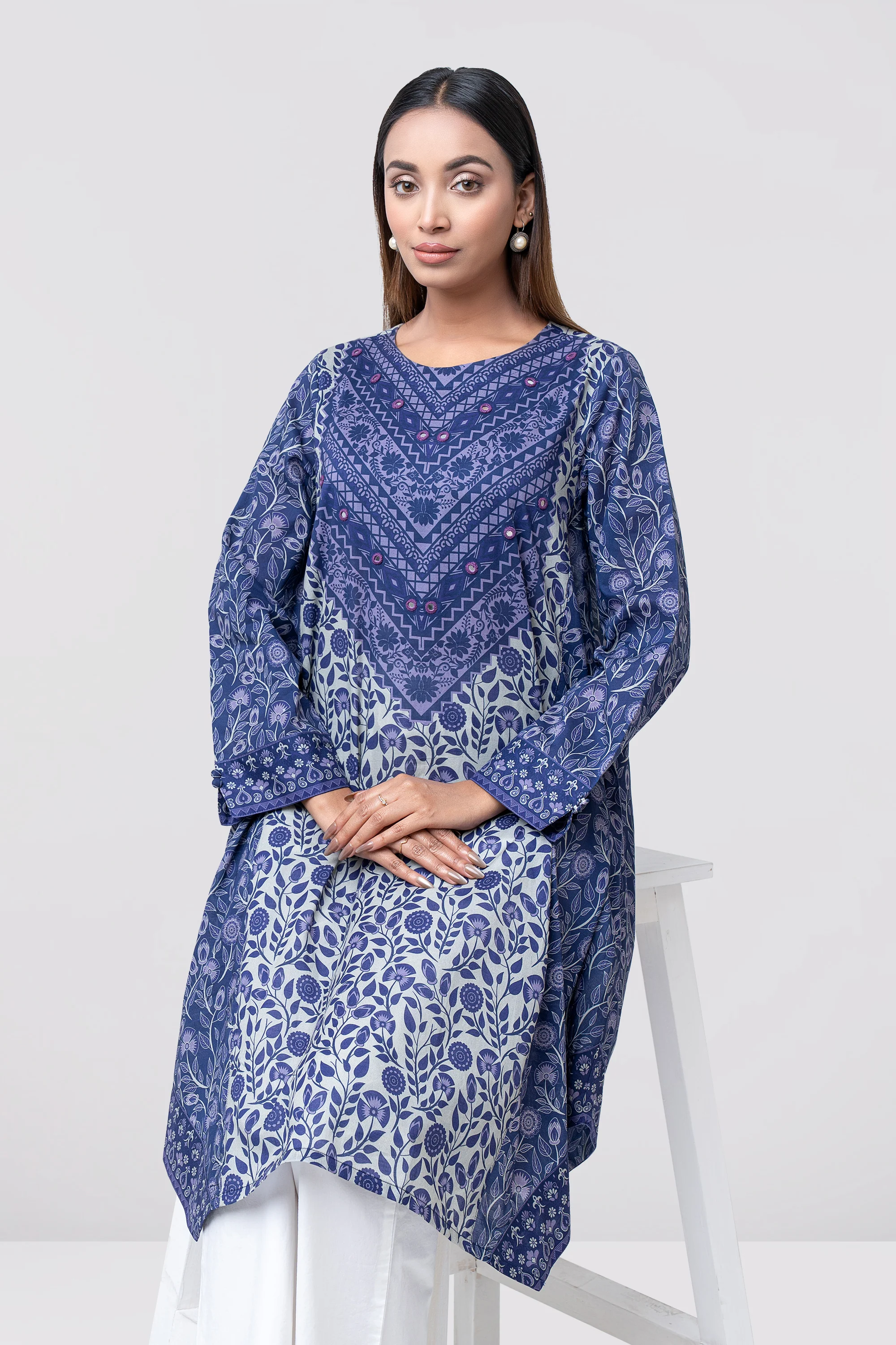 Smart Fit Printed Lawn Kurta - Image 10