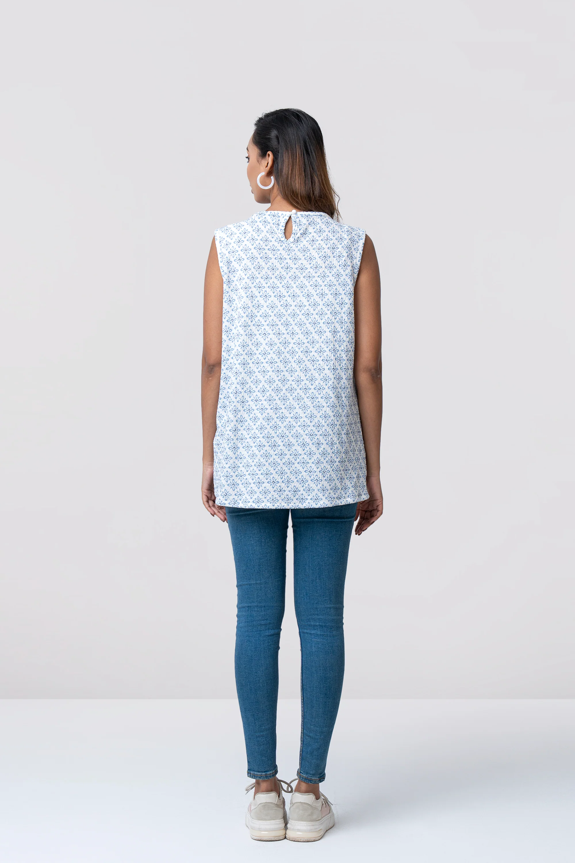 Regular Fit Printed Woven Tank Top - Image 5